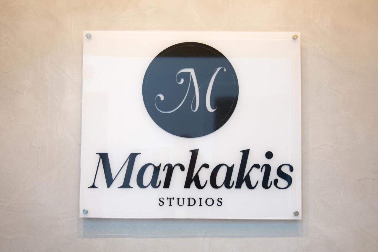 Markakis Studios Fira Town Exterior foto