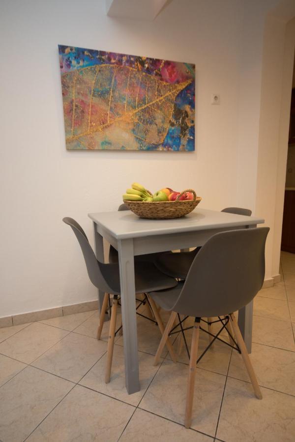 Markakis Studios Fira Town Exterior foto